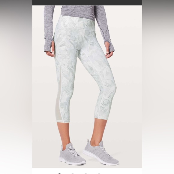 Lululemon Train Time Crops 21” Leggings Size 4 - Picture 3 of 13